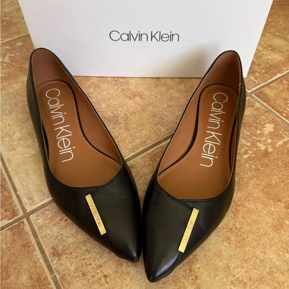 Calvin Klein Black Flats Elegant Design - Picture 2 of 5